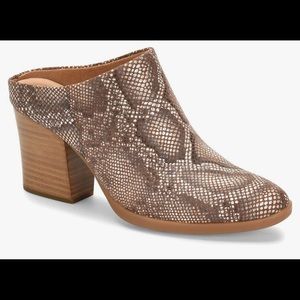 Born Eustis mule - Snakeskin leather slip-on mule, like new! Work once. 9M